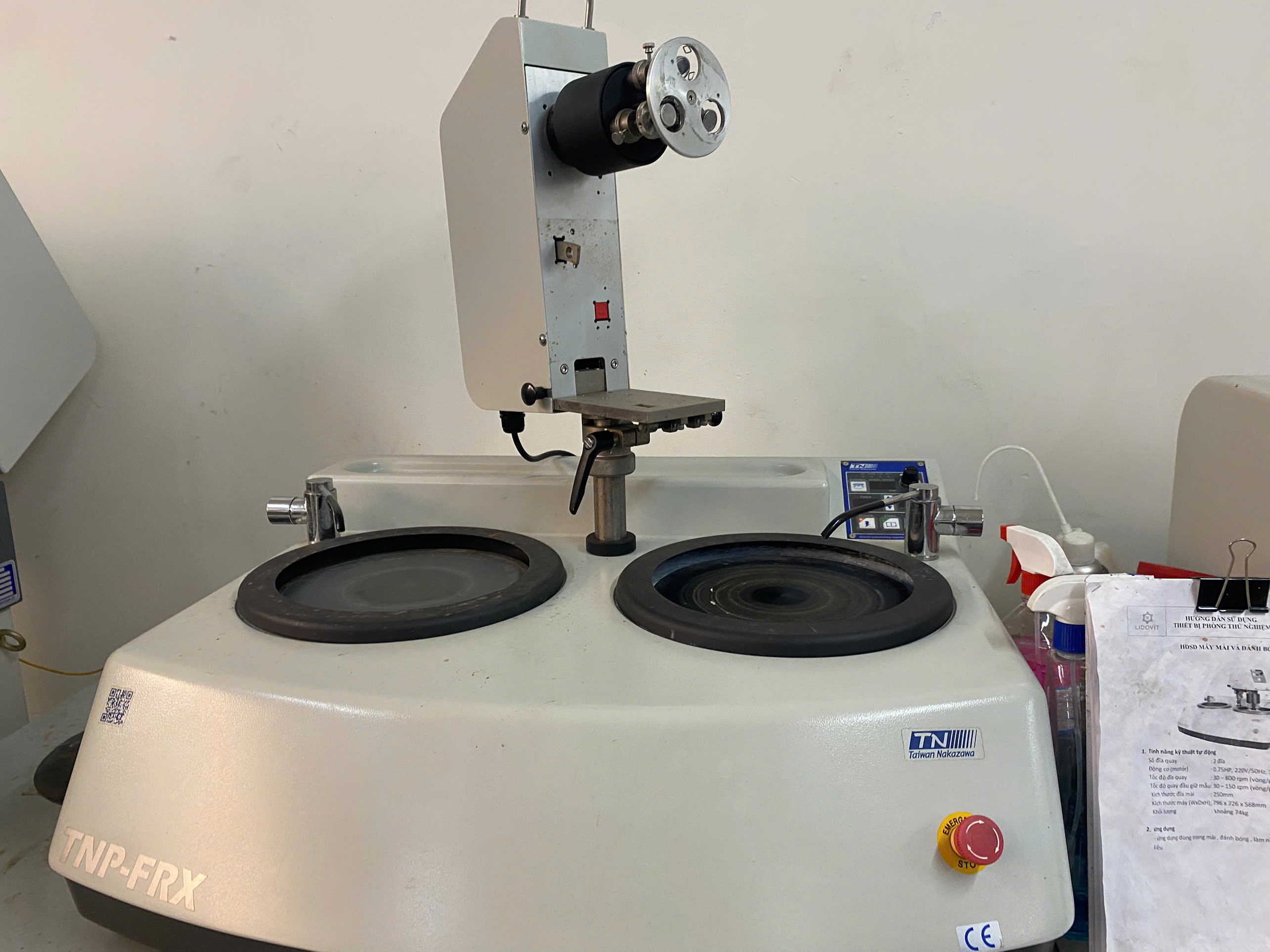 Metallographic Grinding and Polishing Machine.jpg